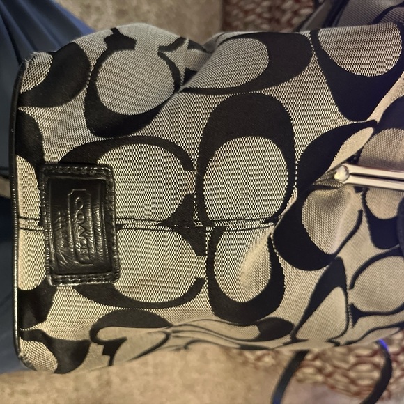 Beautiful Pre Loved Coach Black and Gray Handbag F13533 - Picture 5 of 11